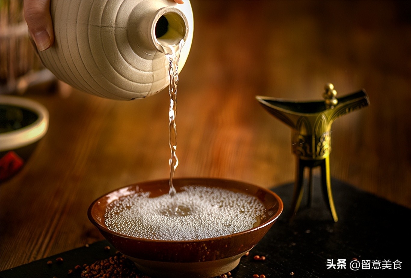 李老汉喝酒,李老汉今年五十多岁