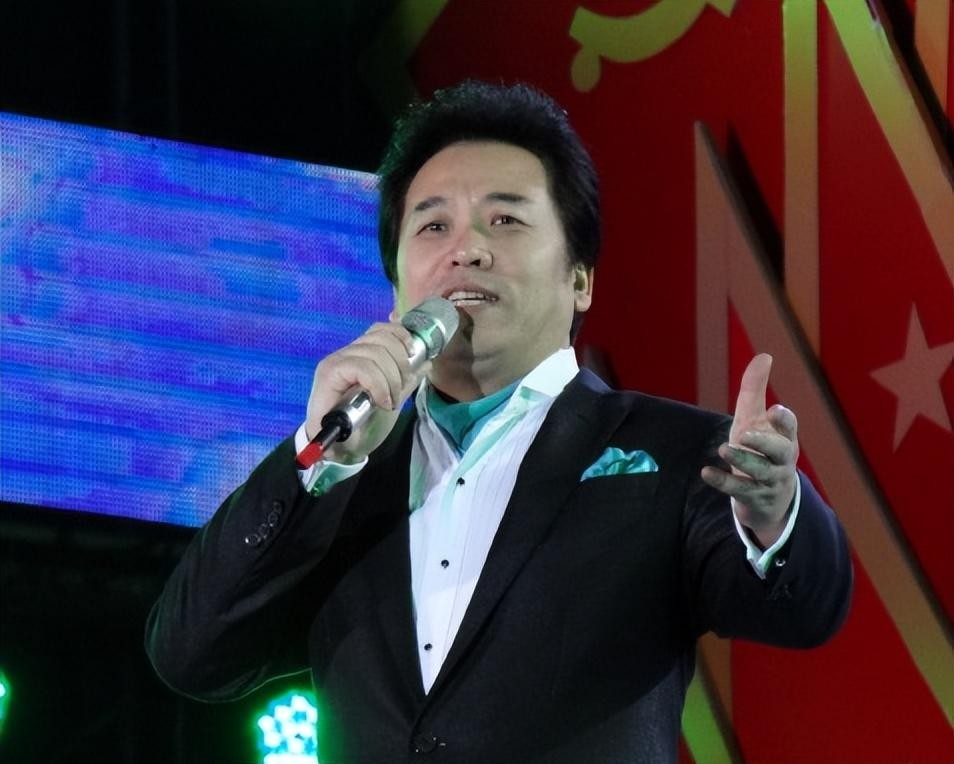 佟铁鑫：一婚娶歌手金曼生下儿子，二婚娶带娃林丹诗，如今咋样