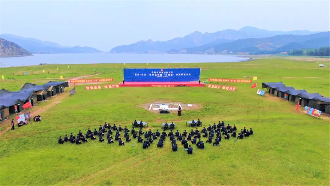 野外驻训丨三尺讲台论剑“四会”政治教员比武风起云涌