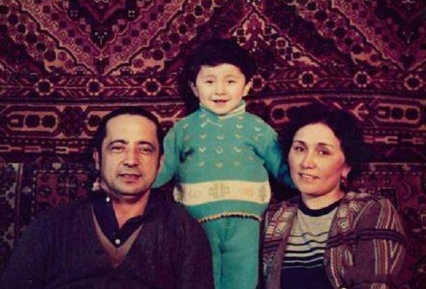 5位央视虎年春晚主持人，最小29岁，个个实力不凡，皆受观众喜爱