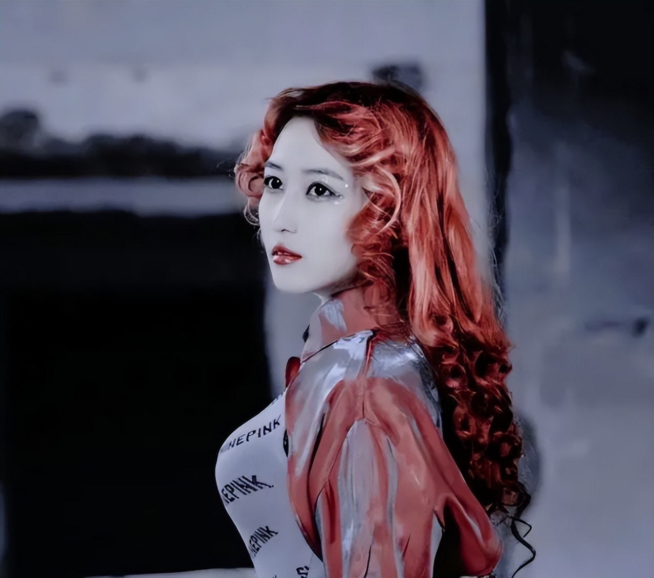 陪睡、开放伴侣、忘年恋,比大瓜更可怕的,是内娱的“猜谜毒瘤”