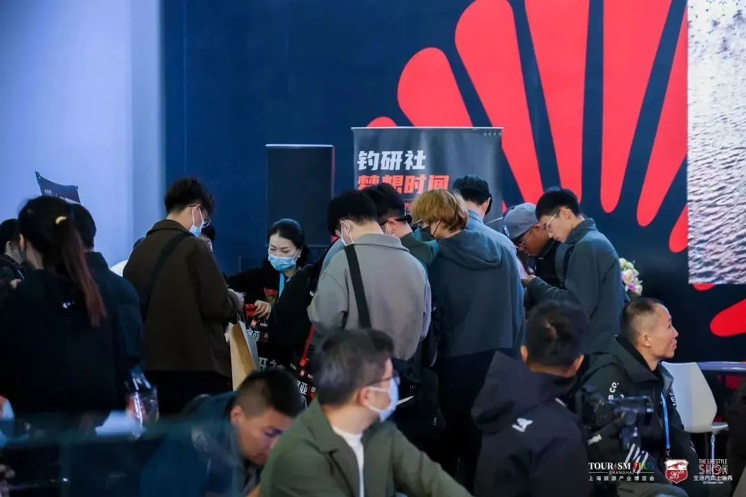 春暖三月踏青,春暖时节万物复苏