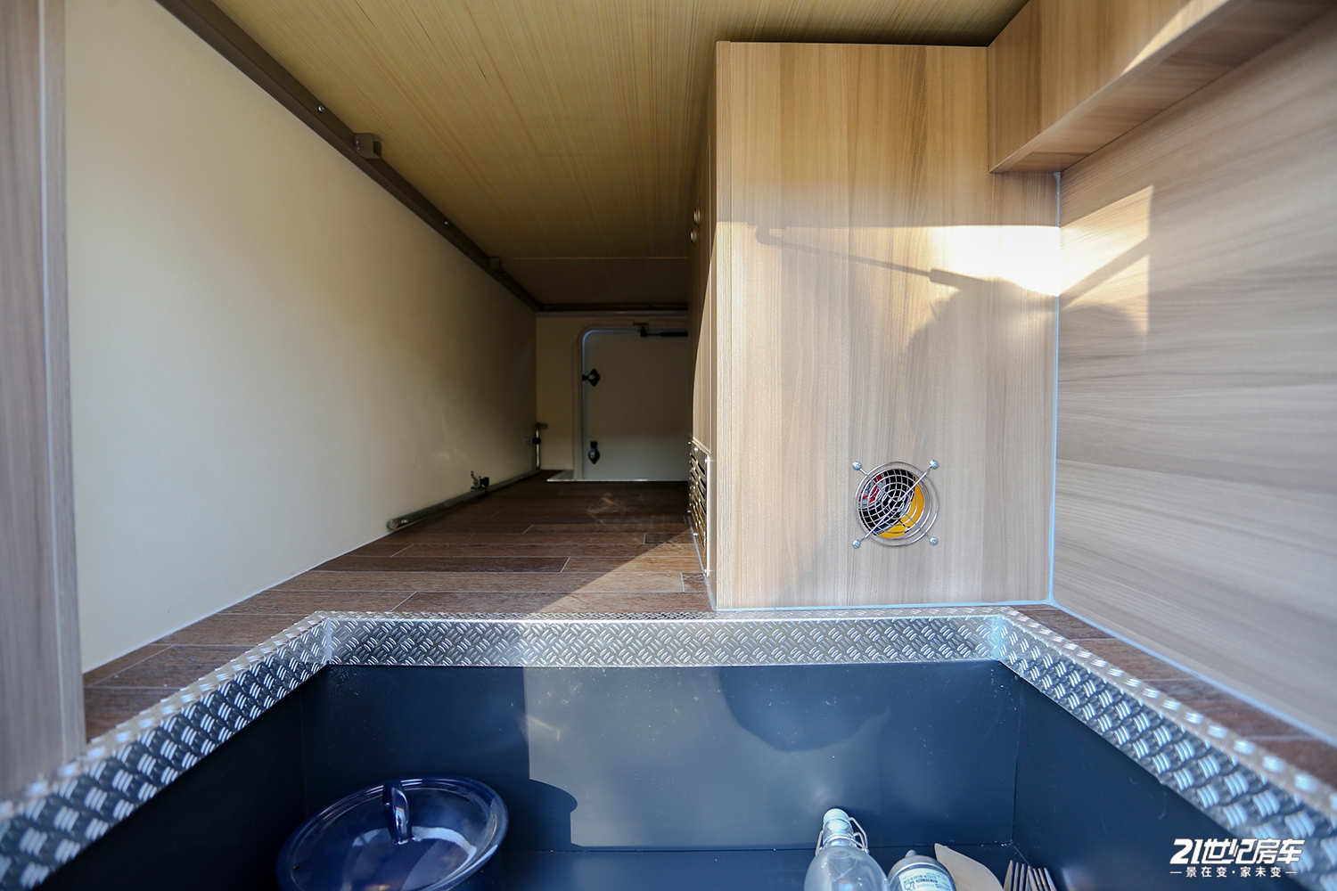 中天自行式c型驭风房车价格,中天领航者三拓展房车