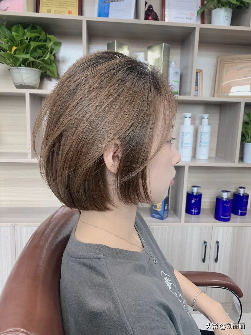 十款不挑脸型的短发甜美不烫不染,既好留长发又好看的短发