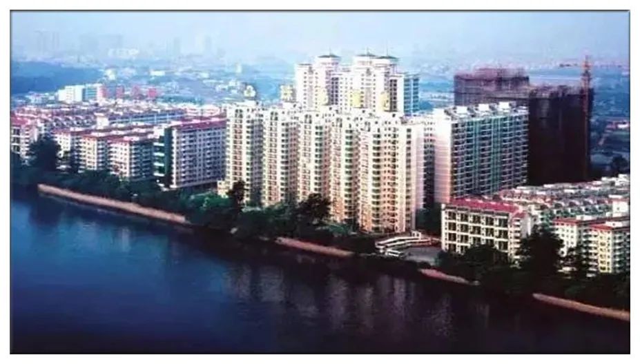 许家印20亿伦敦豪宅出售,许家印恒大造多少套房子