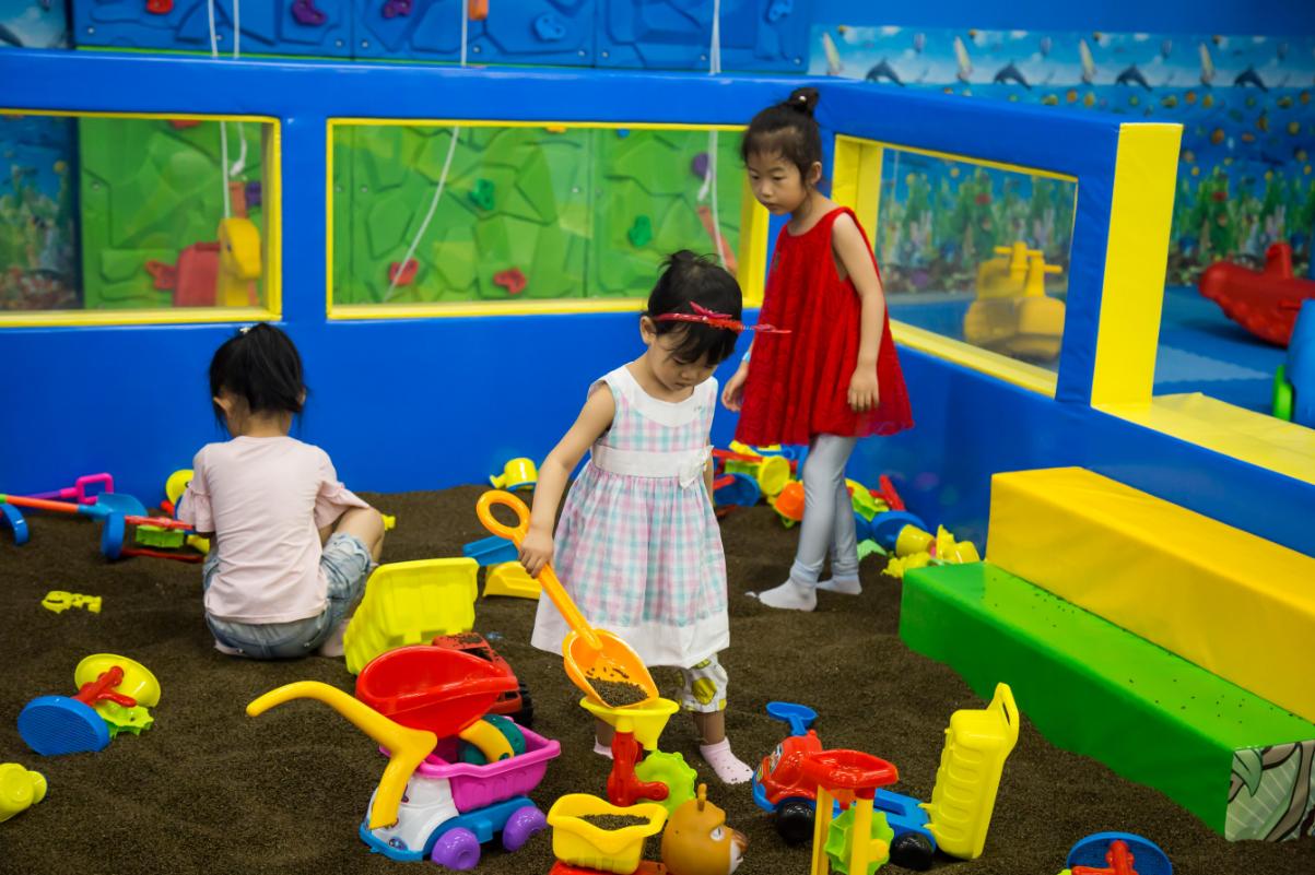 现在的“入侵”真隐蔽，儿童乐园出现奇怪符号，没文化的人看不懂