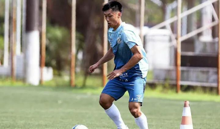 中国球员加盟巴甲,中国21岁小将加盟西班牙人