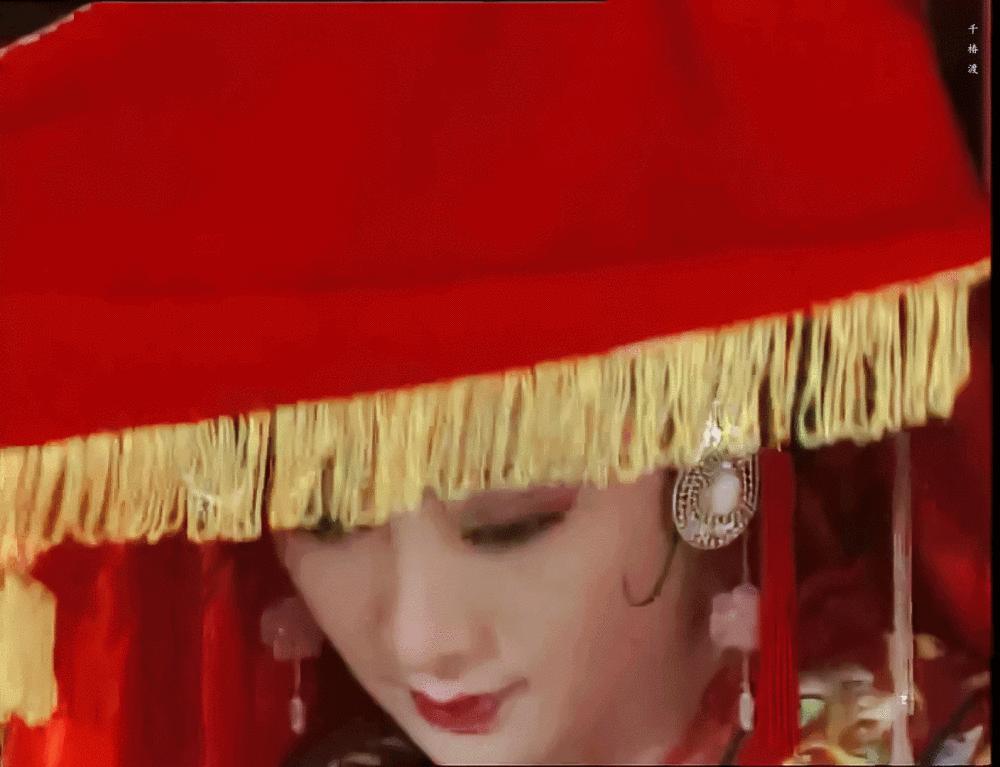 她也翻车了？？明明那么美，却被造型毁到没眼看，她这是怎么了？