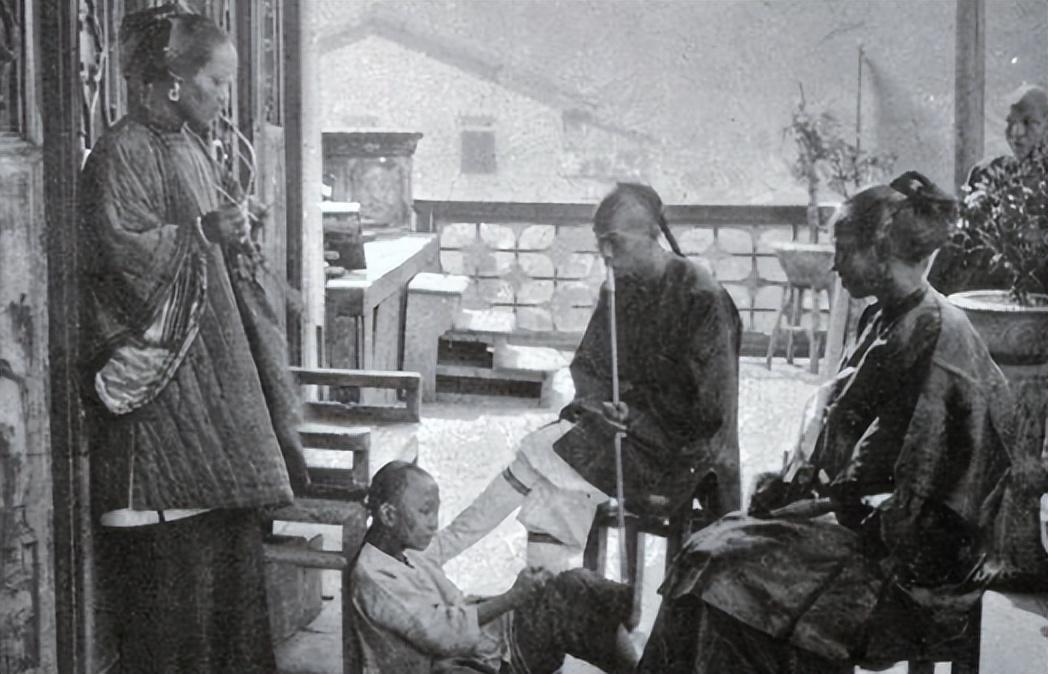 【晚清*楼青**秘影】媚态撩人，丰乳肥臀，女子风姿再现！