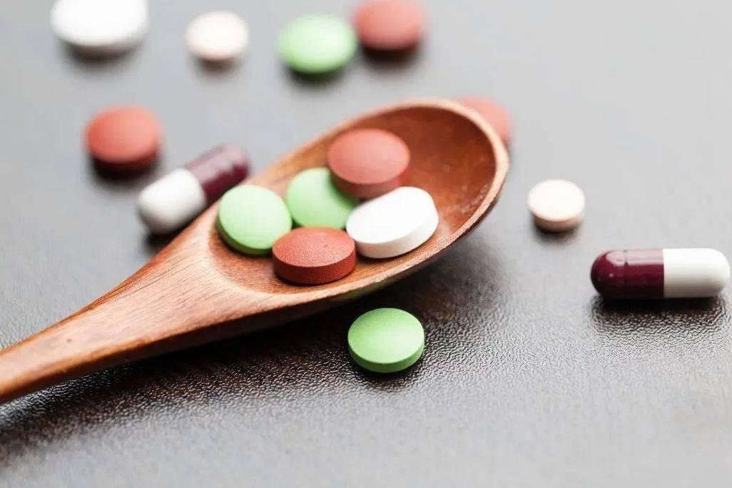 长期服用阿托伐他汀有啥危害,长期服用阿托伐他汀有何危害