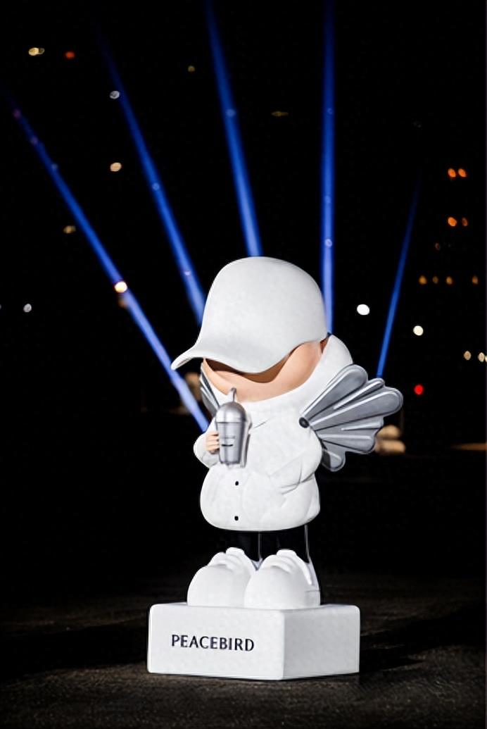 太平鸟绒入新境冬季大秀,太平鸟德绒保暖内衣儿童