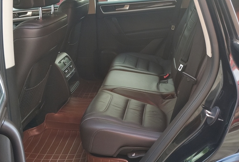 大众途锐低配版多少钱入手,大众途锐v6值得入手吗