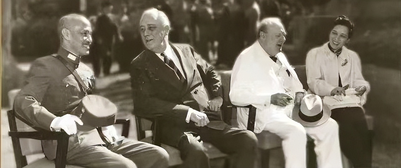 蒋介石开罗会议画面：不会说英语好尴尬，苍蝇也过来凑热闹