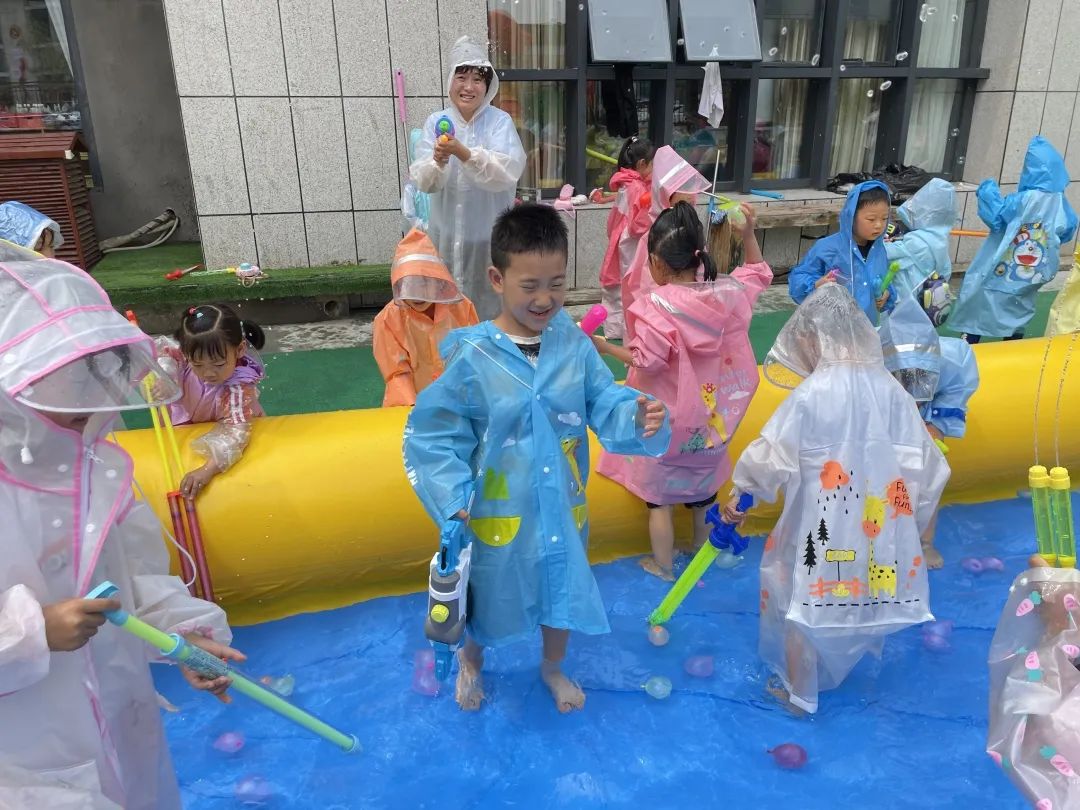 倾听儿童相伴成长六一节视频,六一儿童游玩活动