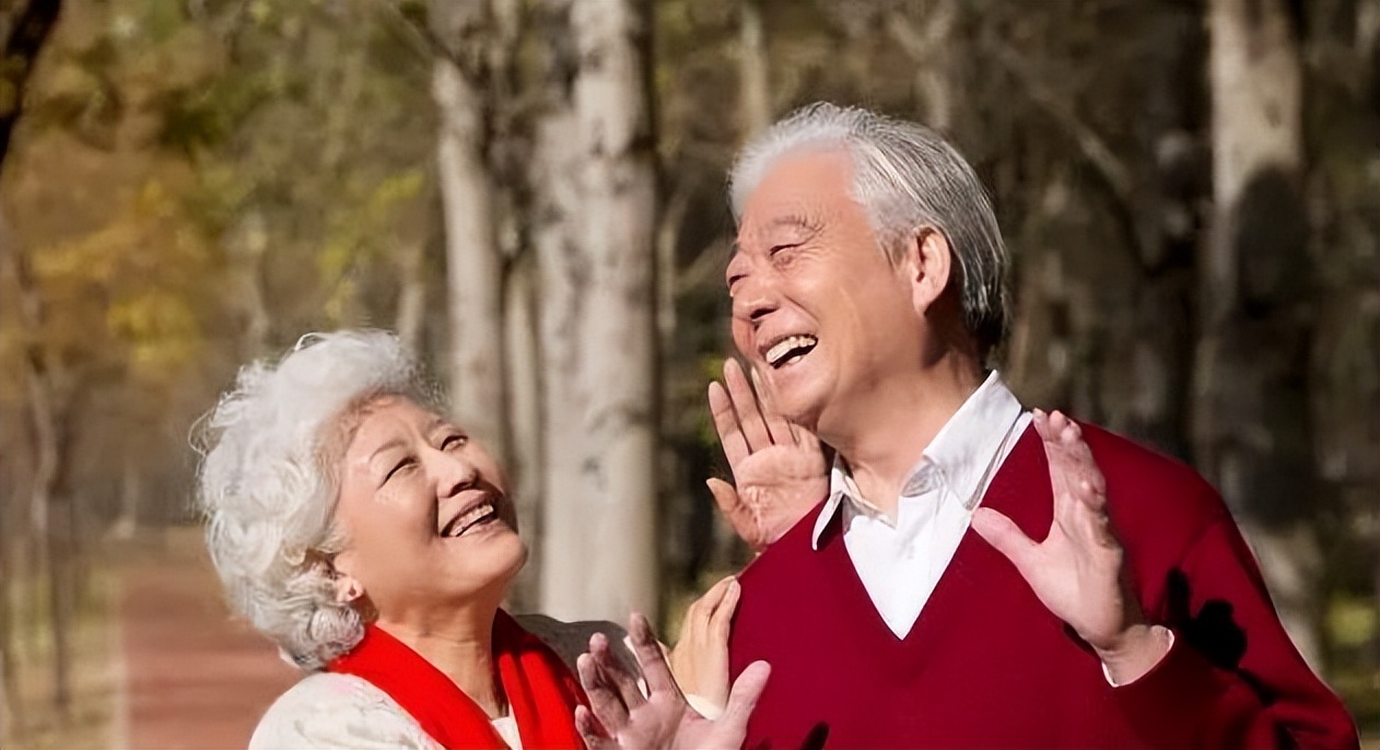 老人说人不到四十不知世事是真的,老人说人过七十不上坟