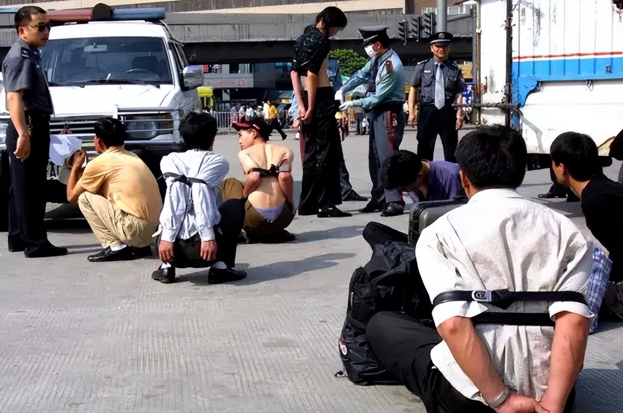 白宝山袭击装甲兵司令部,白宝山夜袭装甲兵