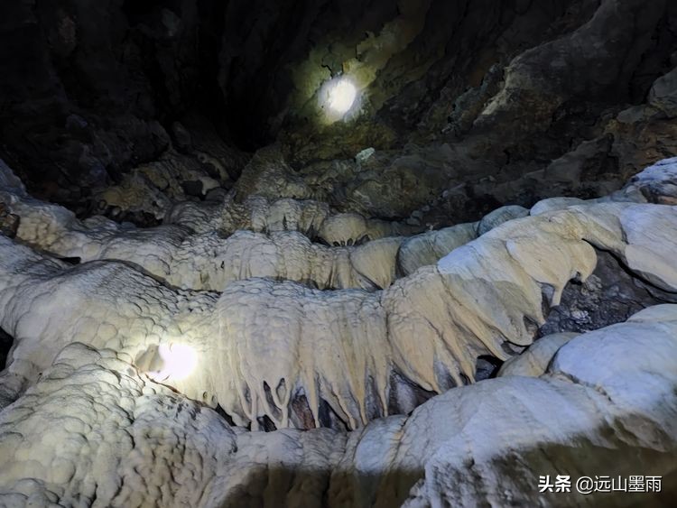 逛天坑、探叮呤当啷洞，去昆明安宁徒步，总有很多惊喜