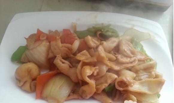 美食推荐:溜肥肠、清蒸鲈鱼、雷司令多宝鱼