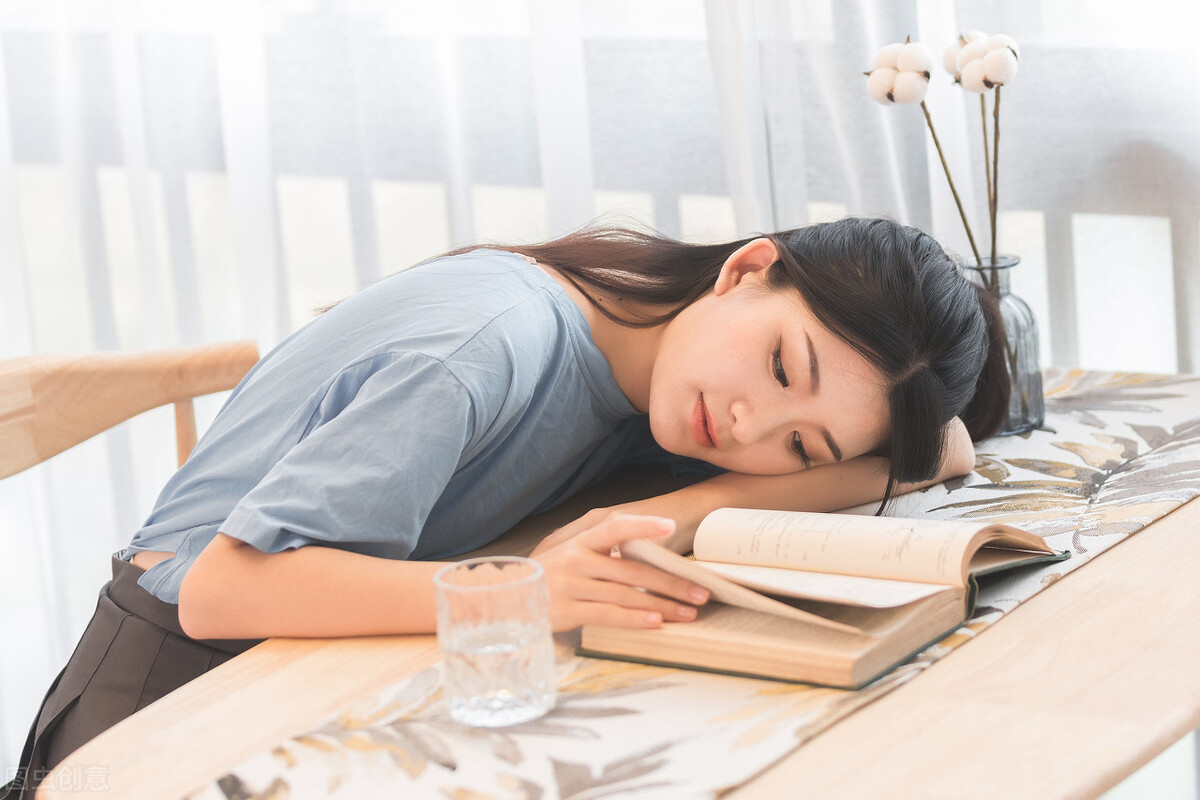 恋爱中女生越来越傻白甜,恋爱中的女生真的是福尔摩斯