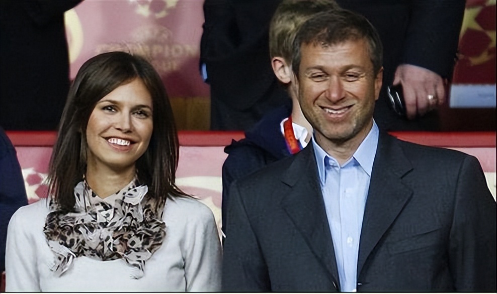 达莎·朱可娃和罗曼阿布拉莫维奇 (达瑞亚·达莎·朱可娃2009年)