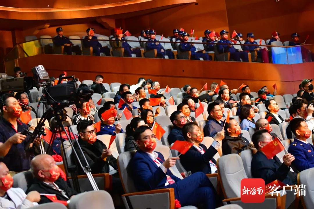 满满的感动夜空中最亮的星朗诵,满满的感动特别暖心