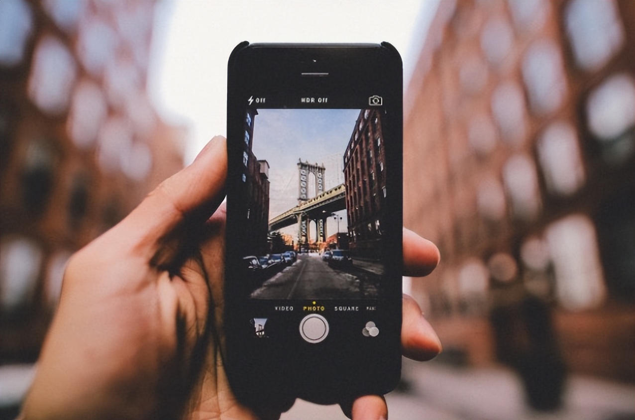 怎么看一个人的人品适不适合交往,朋友圈怎么发才有品