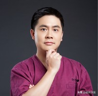 黑痣破溃出血出现丘疹是癌变吗,皮肤上的黑痣变癌的概率多大