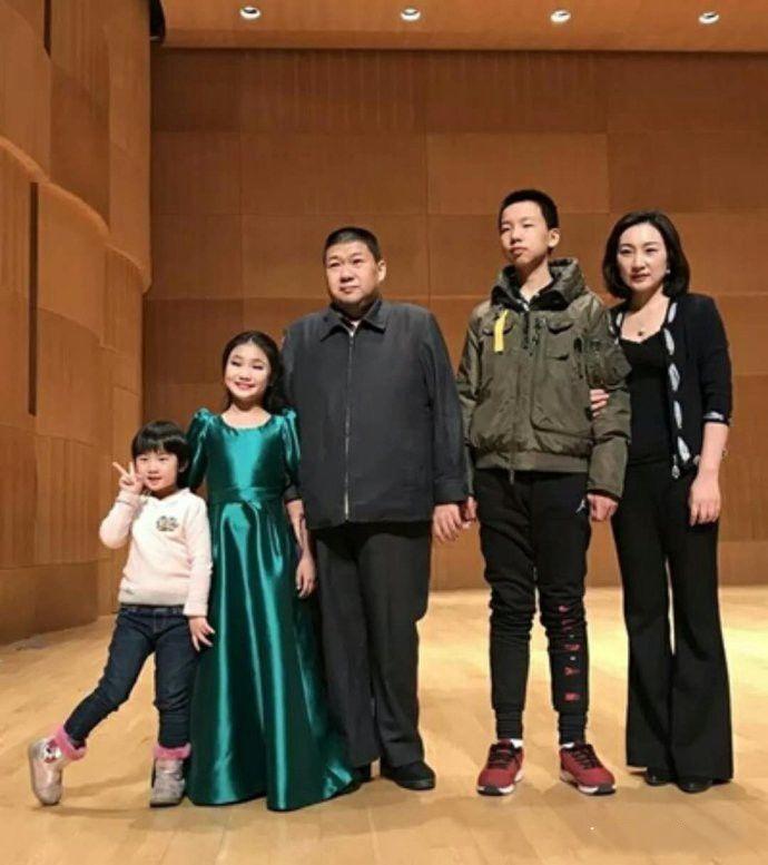 揭秘毛主席唯一的曾孙,书法造诣继承了太爷爷,高考650分进人大