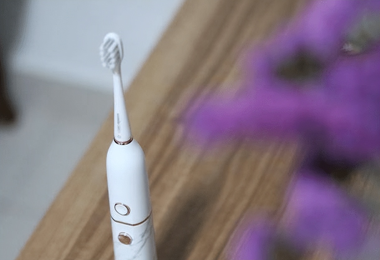 小米电动牙刷和拜尔电动牙刷,usmile电动牙刷和飞利浦电动牙刷