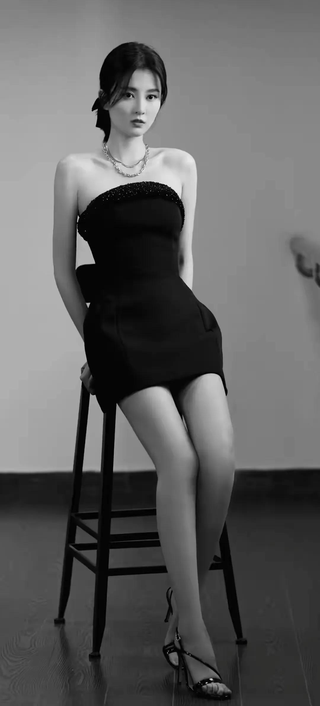 涔旀楂樻竻鍐欑湡鍥鹃泦,涔旀娓呮柊鐧借鍐欑湡