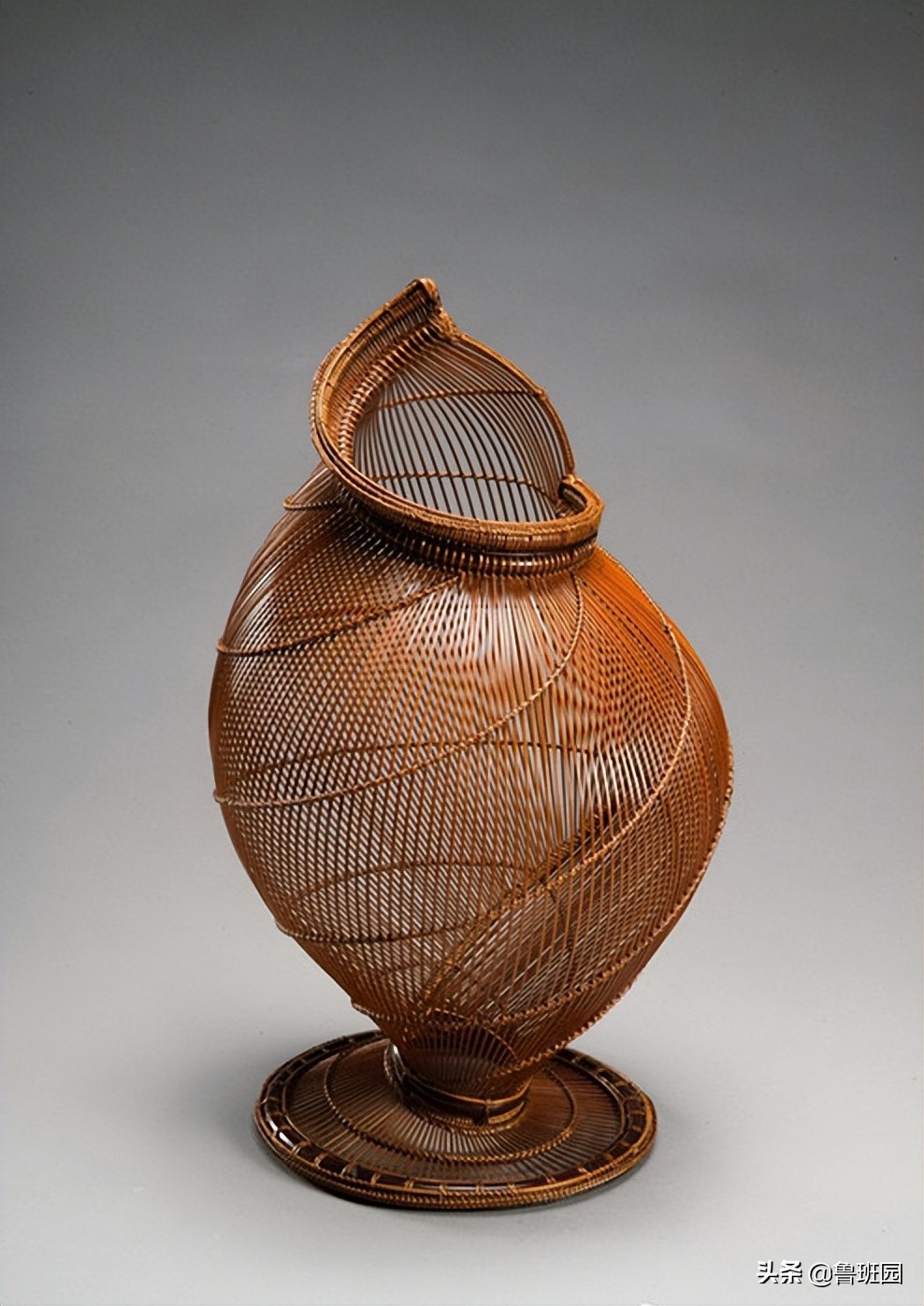 “纵是竹之禀性，横为人之感性”，竹编家具的魅力何在？