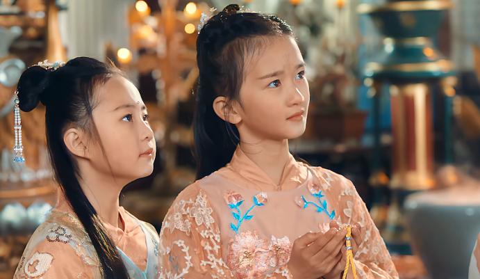 43岁还在演纯情少年？糊了的“花弄影”，为何沦为烂片主角？