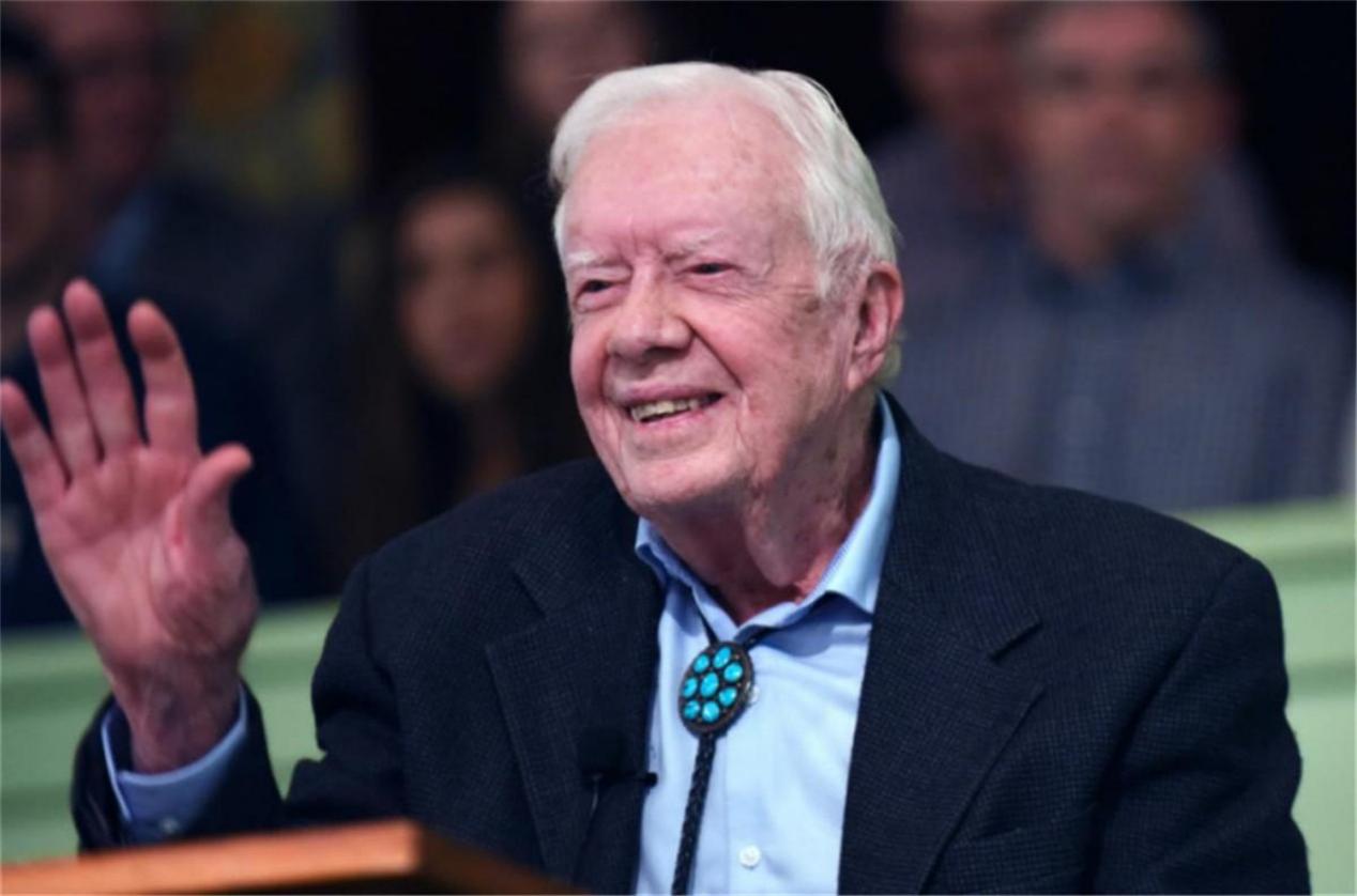 1977年，美国代表访华，提出三点无理要求，邓公：美国只有两条路