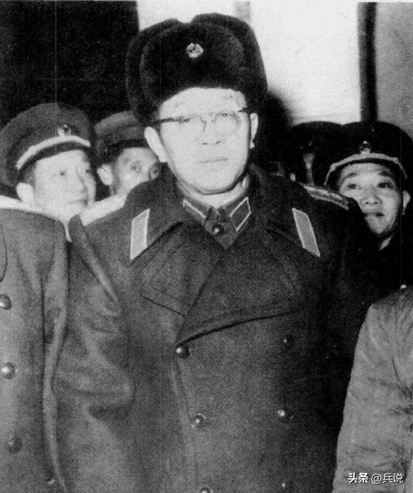 黄大将四十不惑，就被称作“黄老”，最大标签是“敢说”