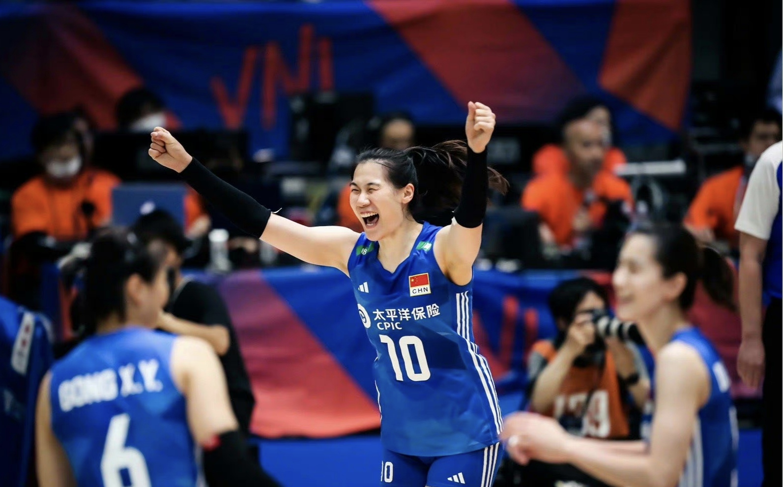 中国女排集体发文庆祝！王云蕗没空更新小说，王梦洁罕见更新动态