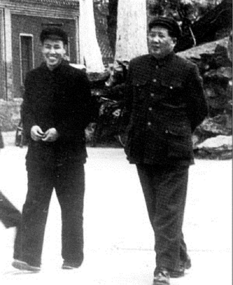 1958年，毛主席听王鹤滨讲国外趣闻，越听越奇，不断追问：还有吗