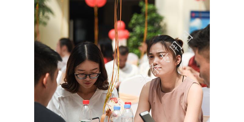 “敢不给我养老，就让我儿换老婆”儿子：我还是先把妈换了吧