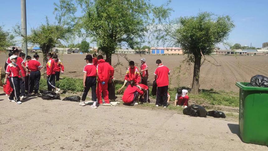 佳木斯市郊区：用德蕴蓄一种力量促进学生身心健康全面发展