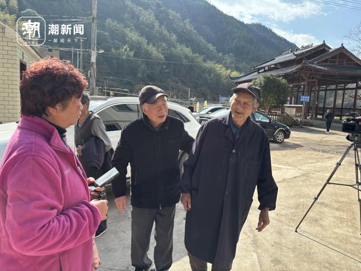 潮声丨十年如一日，他们为大山里这群老人当“修脚工”