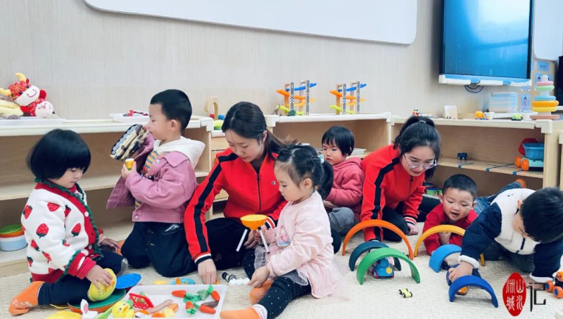 破解带娃难社区托育如何发力,破解暑期家长带娃难
