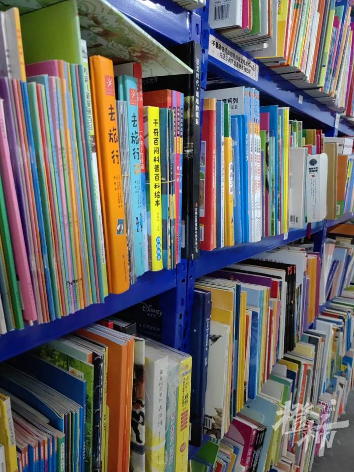 藏在杭州西溪湿地一家书店,杭州藏在仓库的二手书店