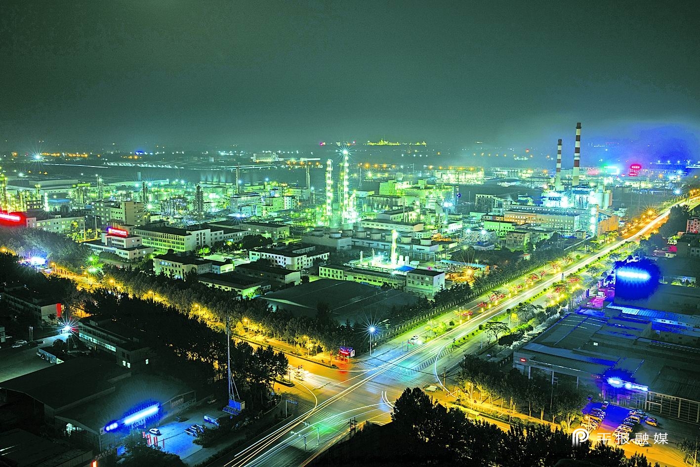 鏂板尯鍙戝睍绾疄,濂嬪姏璋卞啓鏂板尯楂樿川閲忓彂灞曟柊绡囩珷