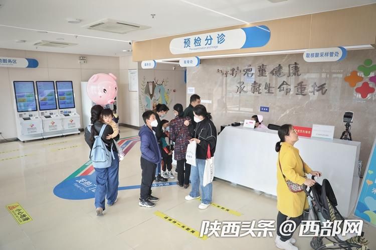 小孩肺炎支原体会反反复复发高烧,小孩支原体肺炎反复高烧呼吸急促