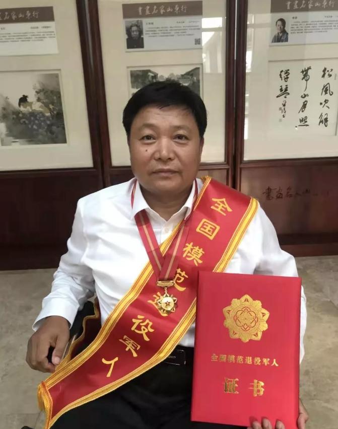 爬楼轮椅创业方案,轮椅青年电商创业