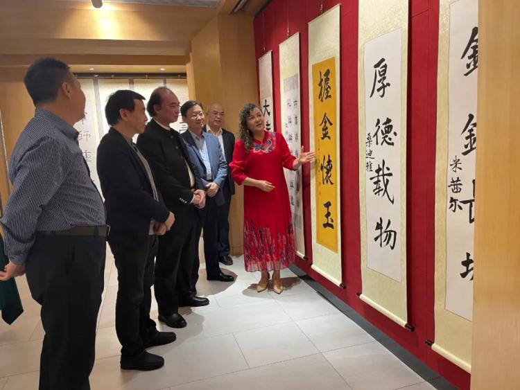 第四届东方杯书法比赛视频,外国人书法大赛东方杯