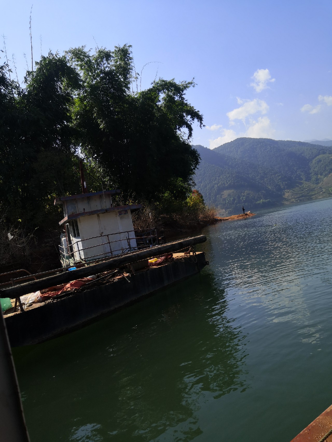 梅子姐这次选了没有打窝的钓位，渔获究竟如何呢