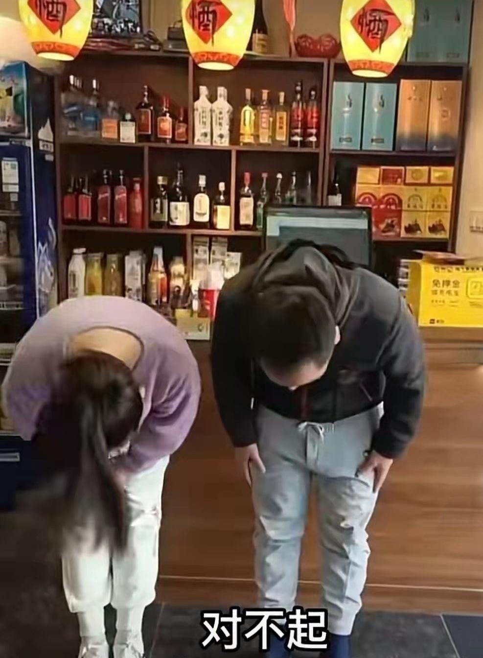 记者曝光餐厅食品问题被反锁,老板:你以为你是谁?想来就来想走就走?