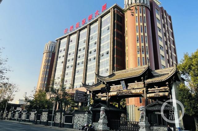 半岛叨叨丨“洗头变*脑洗**”？老板看“面相”起家？到底弄了些啥？上海文峰这样说