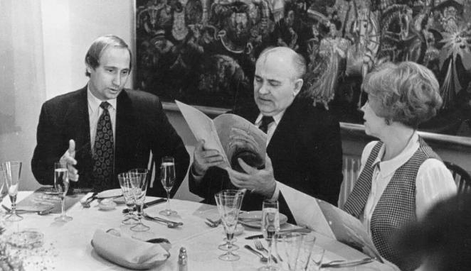 关于普京的经历,介绍一下普京的经历