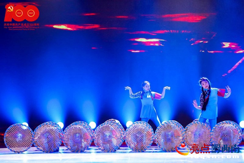 安龙六中：“双减”让艺术之花快乐绽放